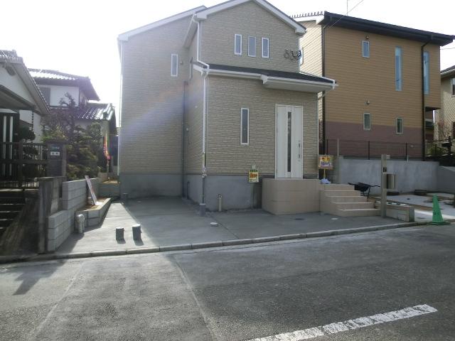 Local appearance photo. Exterior (2013 December 16 shooting)