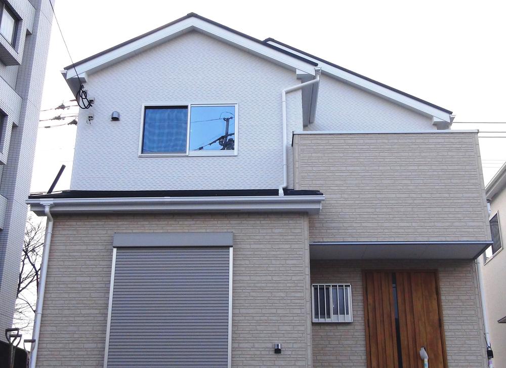 Local appearance photo. Local (10 May 2013) Shooting