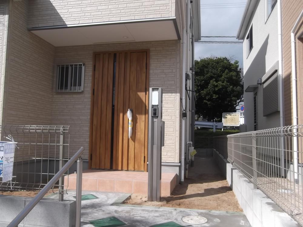 Entrance. Local (11 May 2013) Shooting