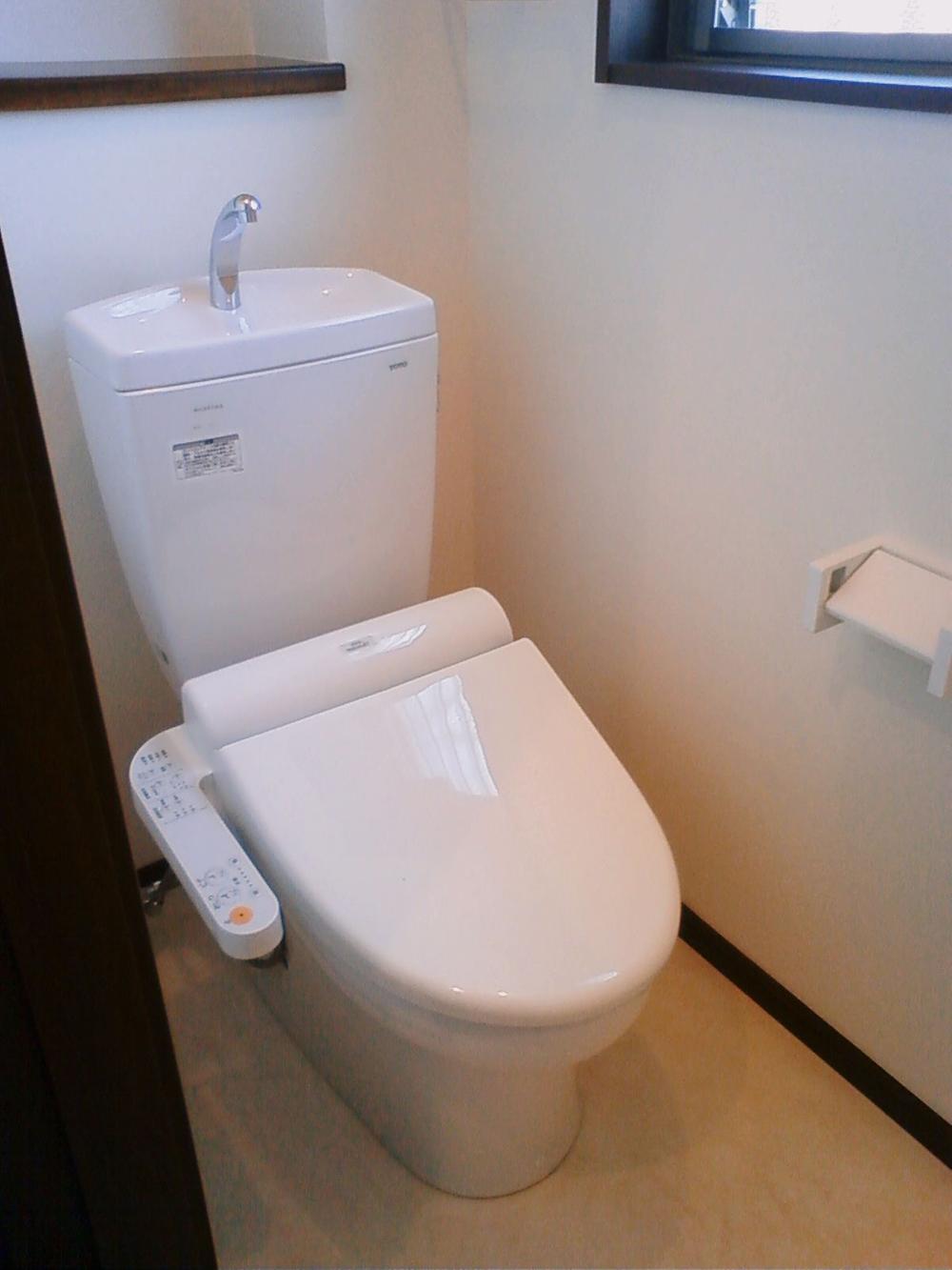 Same specifications photos (Other introspection). Same specifications toilet photo