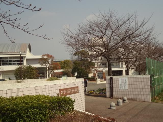 Primary school. Tsukushi 340m to East Elementary School