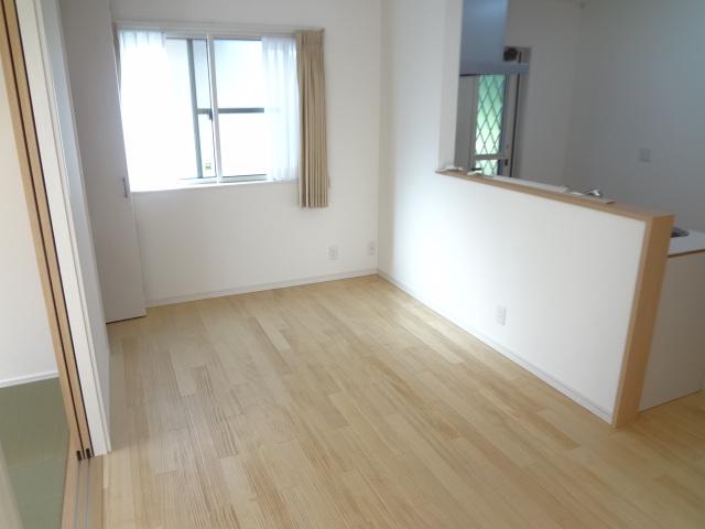 Kitchen. Face-to-face kitchen is a popular item.