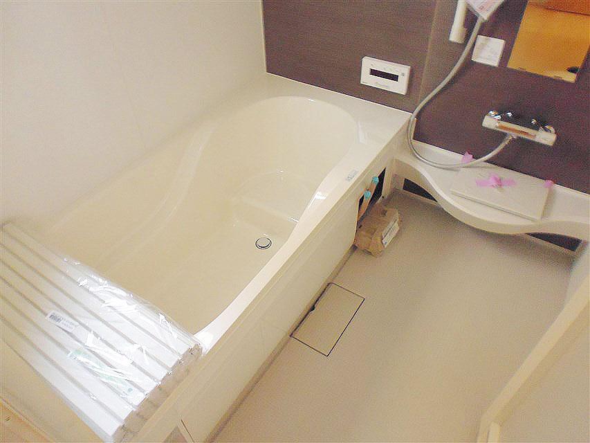 Bathroom. Bathroom Dryer ・ With reheating full Otobasu