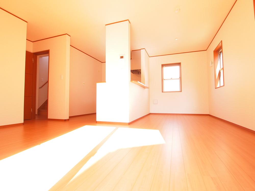 Living. Also useful dishes in face-to-face counter kitchen, It is also likely to increase dialogue with the family (^ - ^)