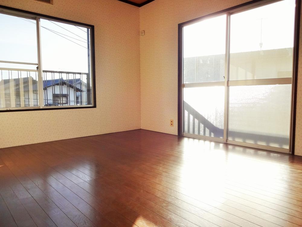Non-living room. Bright second floor of the Western-style