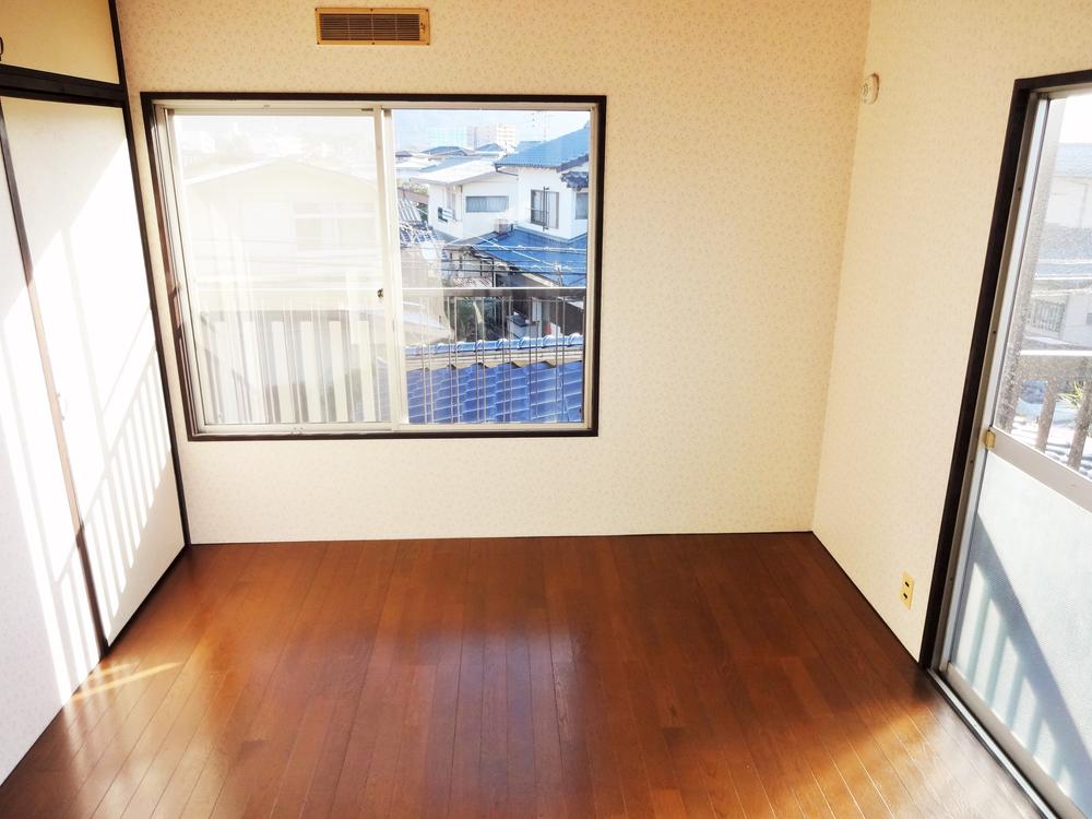 Non-living room. View is also good