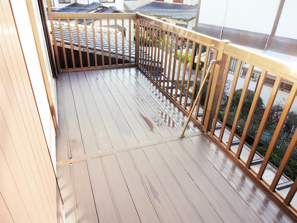 Balcony. There is a depth, It is a futon also dry easy