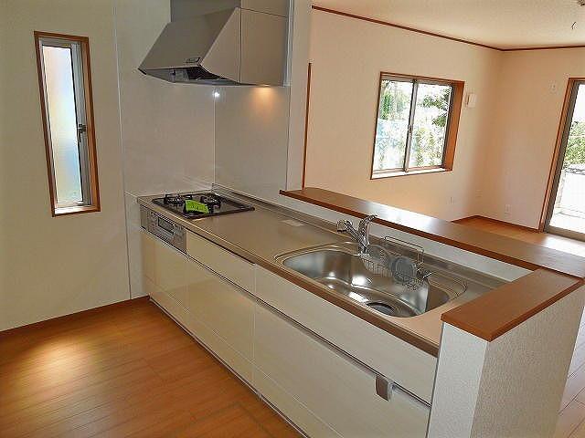 Same specifications photo (kitchen). System kitchen (^_^) /  A height of approximately 85 centimeters, Width is located about 255 centimeters (^_^) / ~ Is a water purifier with faucet standard (^_^) / ~ From the wife's point of view, Living dining overlooking (^_^) /