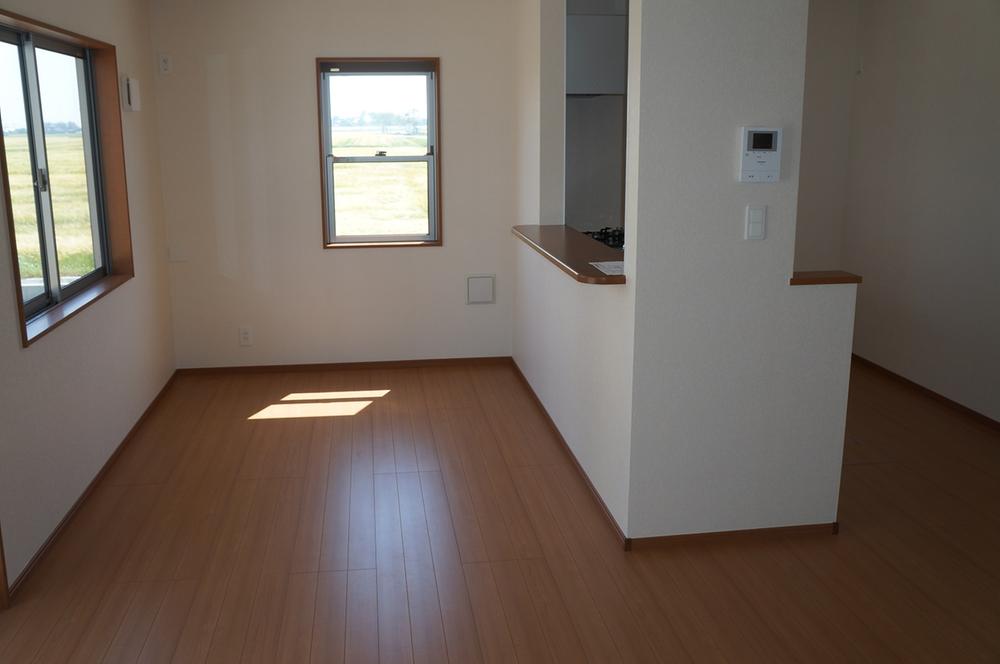 Same specifications photos (living). (1 Building) same specification