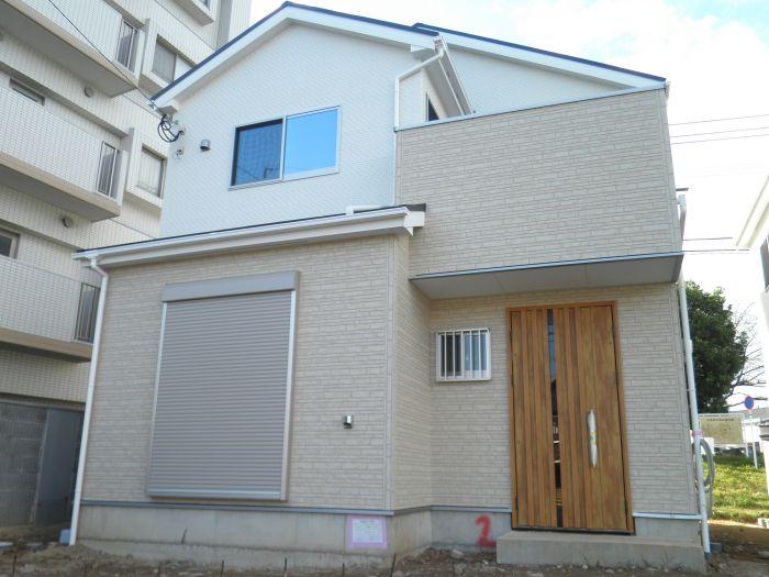 Local appearance photo. Local (10 May 2013) Shooting