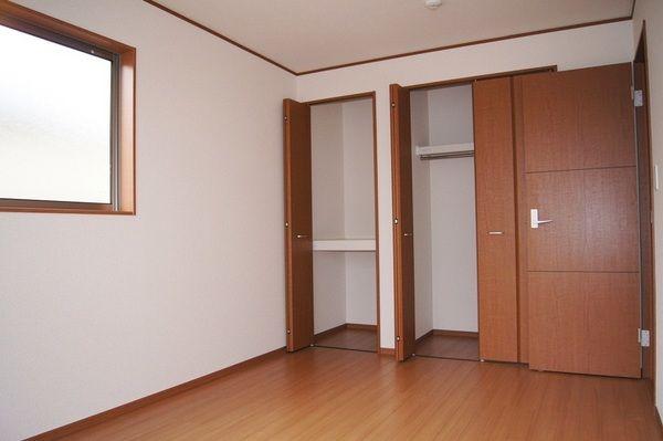 Non-living room. It is the same specifications of the same construction company