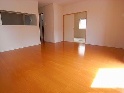 Living. ※ The photograph is a property of the same manufacturer and construction.