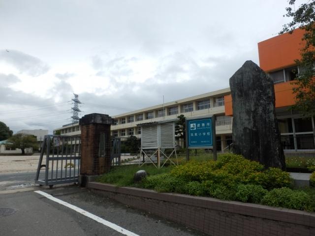 Other local. Tsukushi elementary school