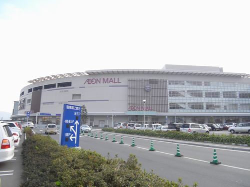 Home center. 1200m to Aeon Mall Chikushino (hardware store)
