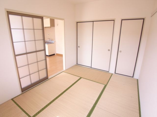 Living and room. It has been changed to Western-style