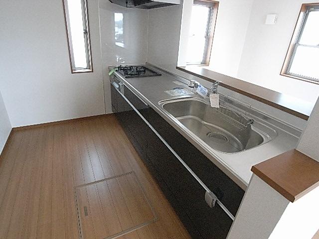 Kitchen. ※ The photograph is a property of the same manufacturer and construction.