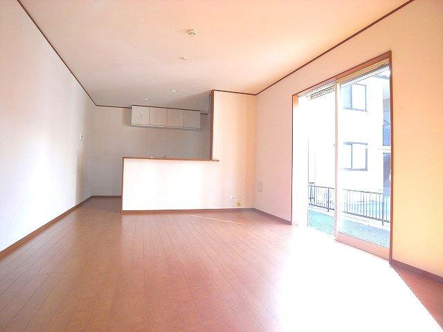 Living. ※ The photograph is a property of the same manufacturer and construction.