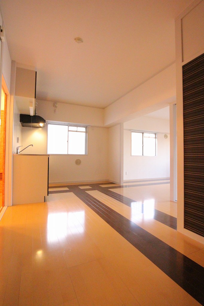 Living and room. It was renovated in 2DK⇒1LDK!