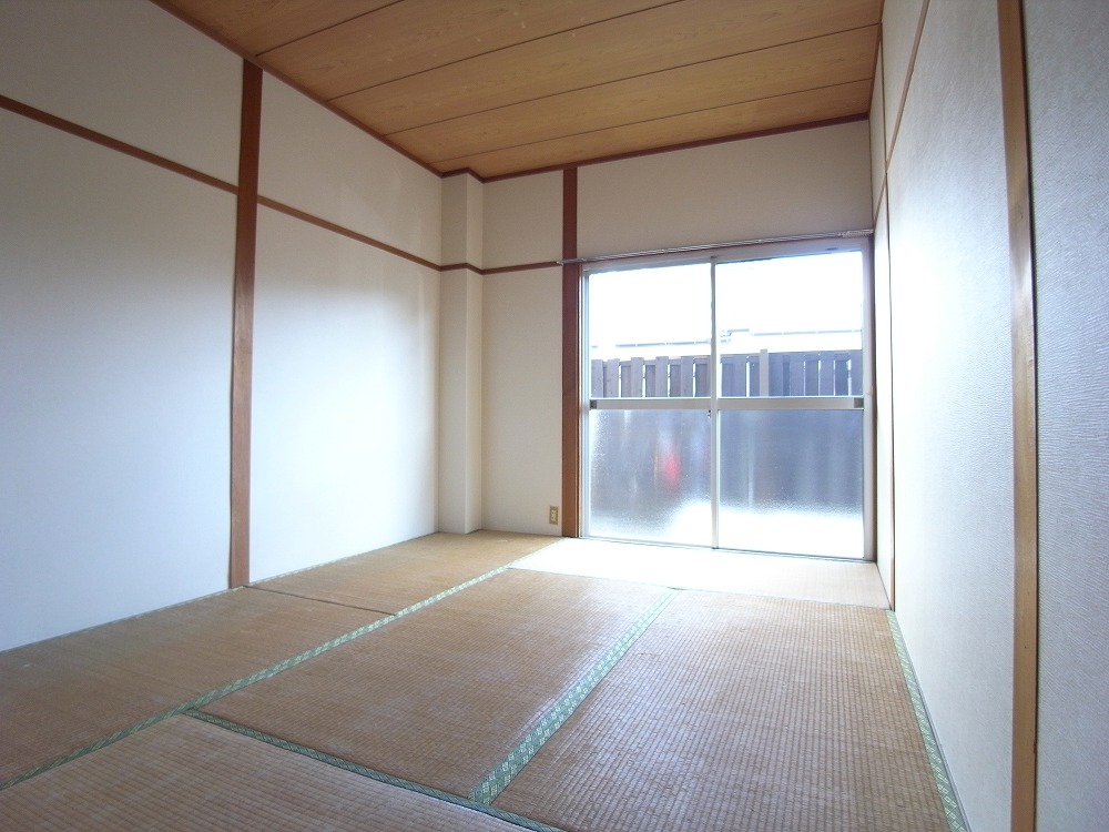Other room space. Thing also called Japanese-style calm