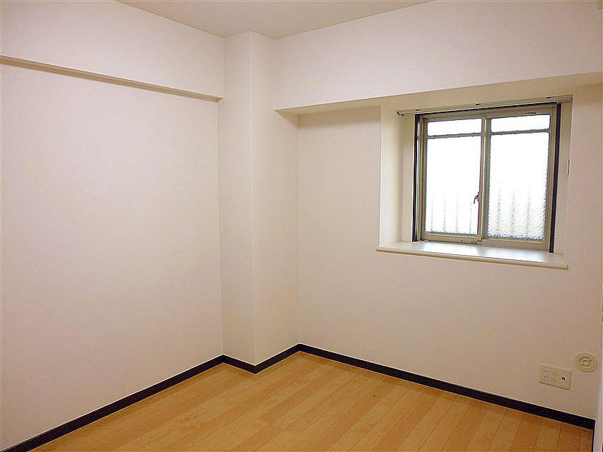 Non-living room. Akarui 5 Pledge Western-style
