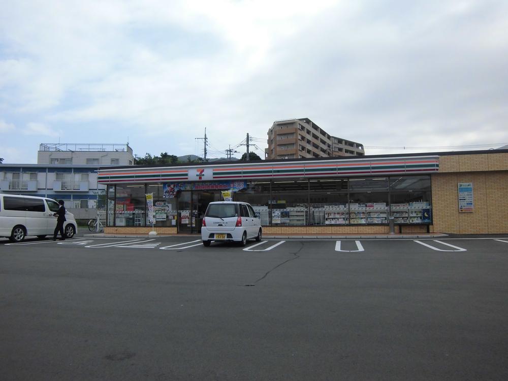 Convenience store. 1025m until the Seven-Eleven Dazaifu Kokubu shop
