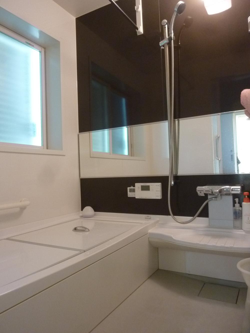 Bathroom. Modern with a clean bathroom for more than one tsubo