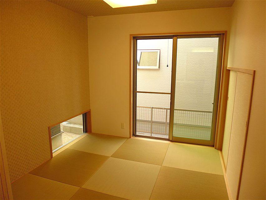 Non-living room. Brightness over have Japanese-style room