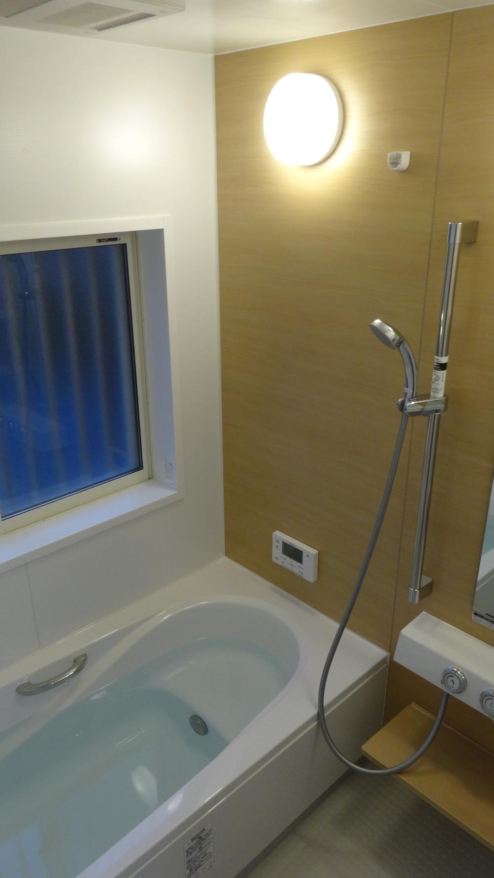 Bathroom. ventilation ・ Drying ・ heating ・ Cool breeze with thermo-floor * clean floor * push faucet * Kururin poi drainage port !!