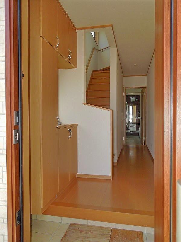 Entrance. Entrance is (^_^) / ~ Entrance of new construction, Because even brighter specification facilities new atmosphere, So there is a feeling of cleanliness is good feeling ~ (^_^) / ~