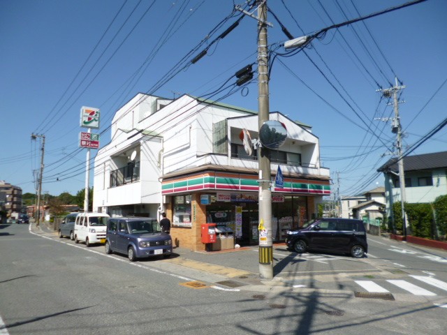 Convenience store. Seven-Eleven Dazaifu Yoshimatsu store up (convenience store) 100m