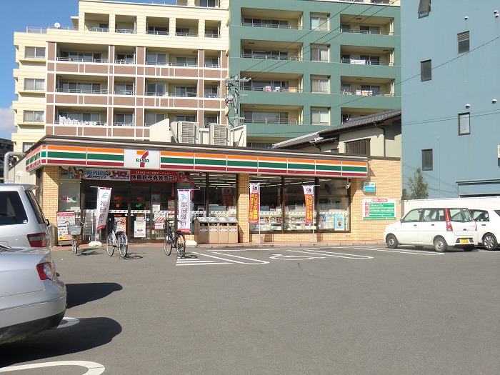Convenience store. Seven-Eleven Nishitetsufutsukaichi Station store up to (convenience store) 292m