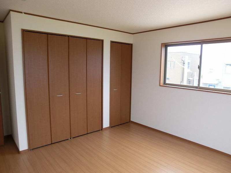 Same specifications photos (Other introspection). There all rooms housed! (Same specifications photo)
