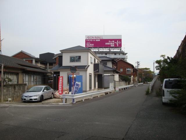 Local photos, including front road. Local (August 2013) Shooting