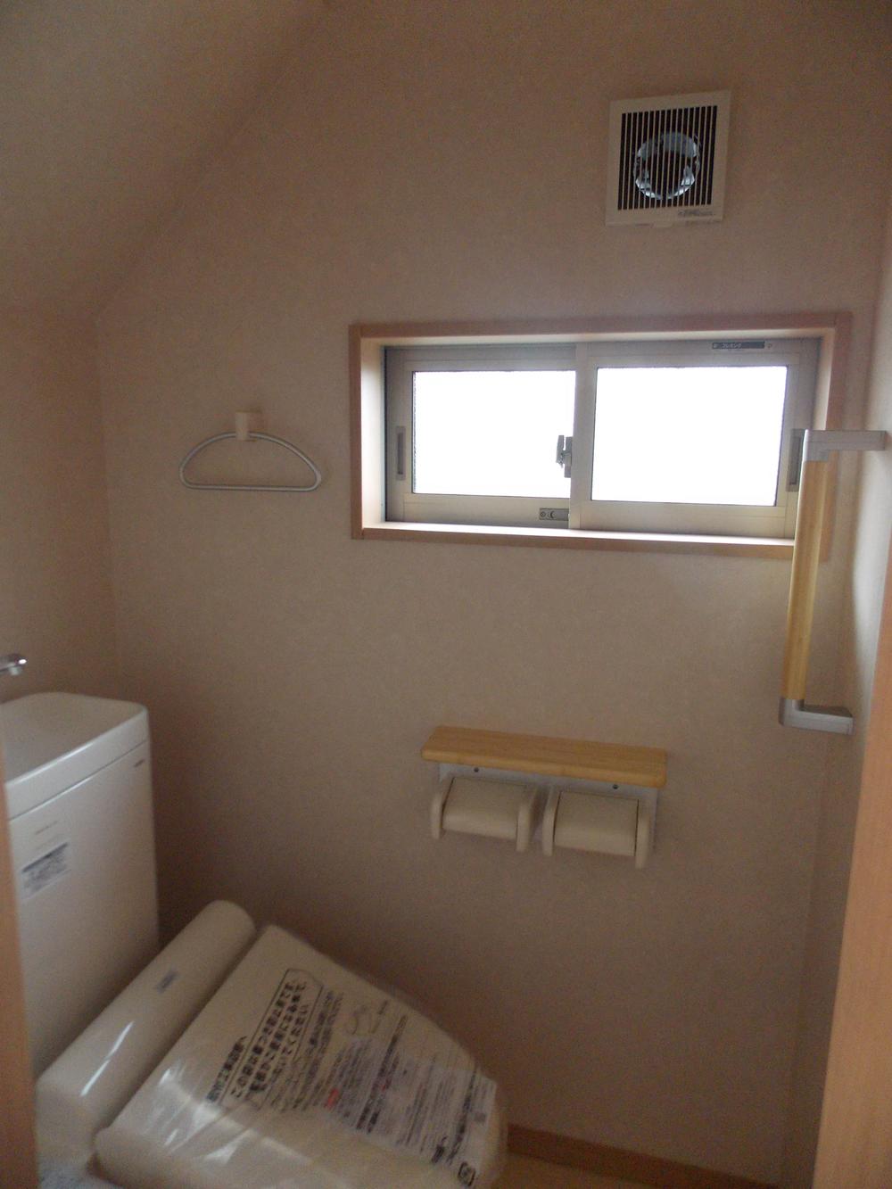 Toilet. Indoor (12 May 2013) Shooting