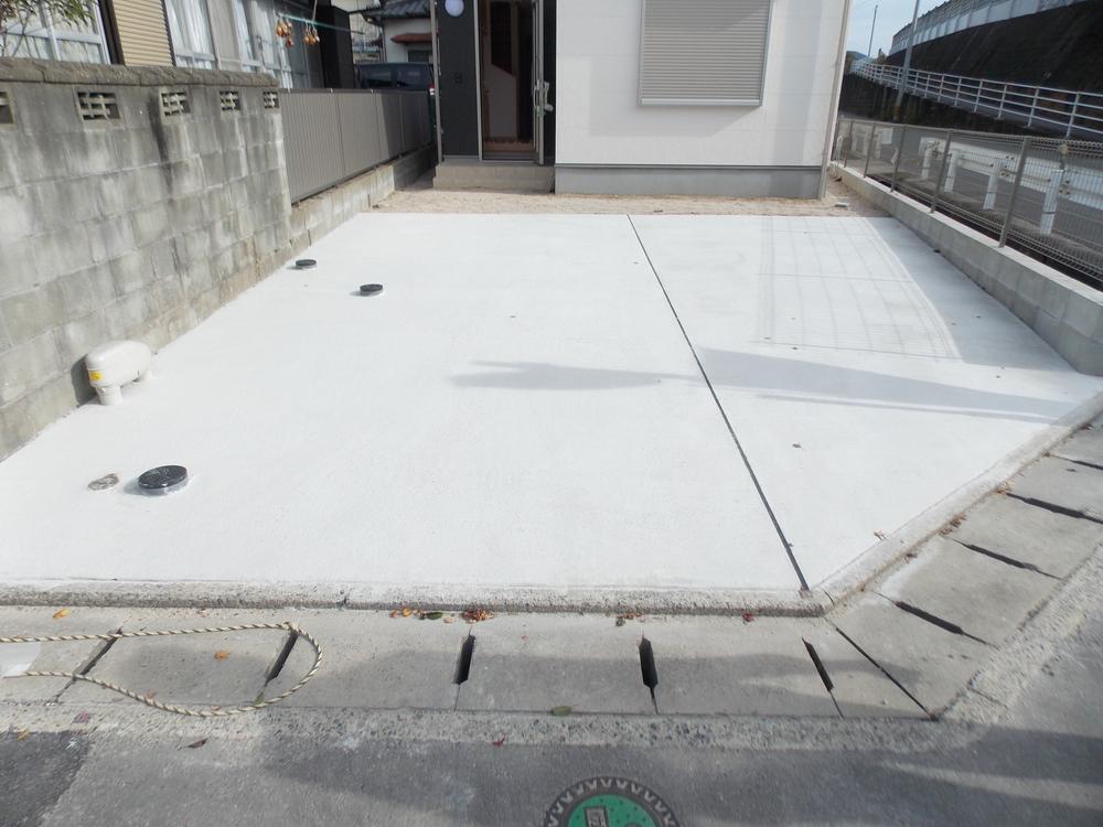 Parking lot. Local (12 May 2013) Shooting