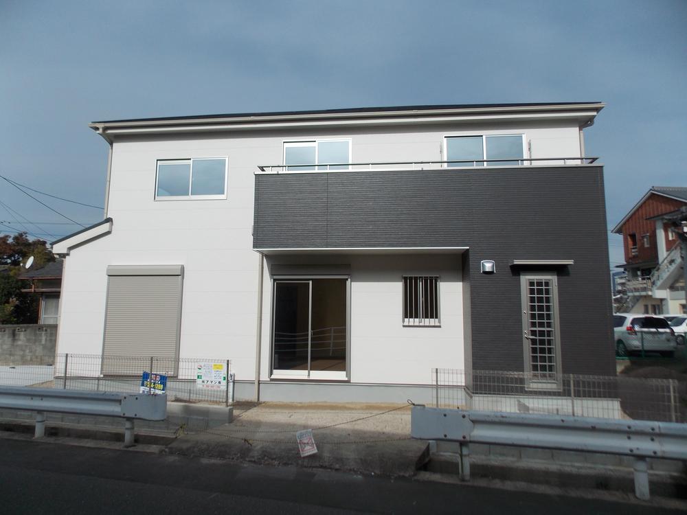 Local appearance photo. Local (12 May 2013) Shooting