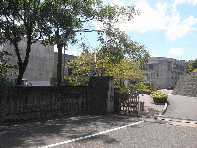 Junior high school. 1200m to Dazaifu east junior high school (junior high school)