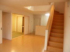 Living. It is also a perfect communication with the child in the living room stairs. (April 2013) Shooting