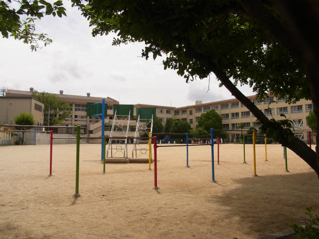 Primary school. 255m to Fukuoka Municipal Takamiya elementary school (elementary school)