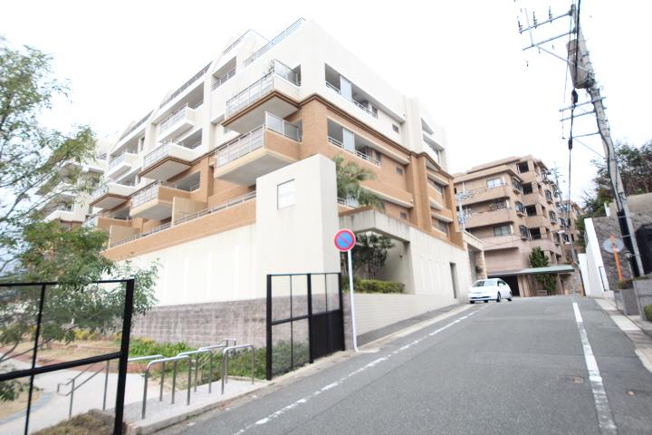 Local appearance photo. Because the building is large, I photographed considerably down. It is about a nice appearance will leave excited after arrival at the local.