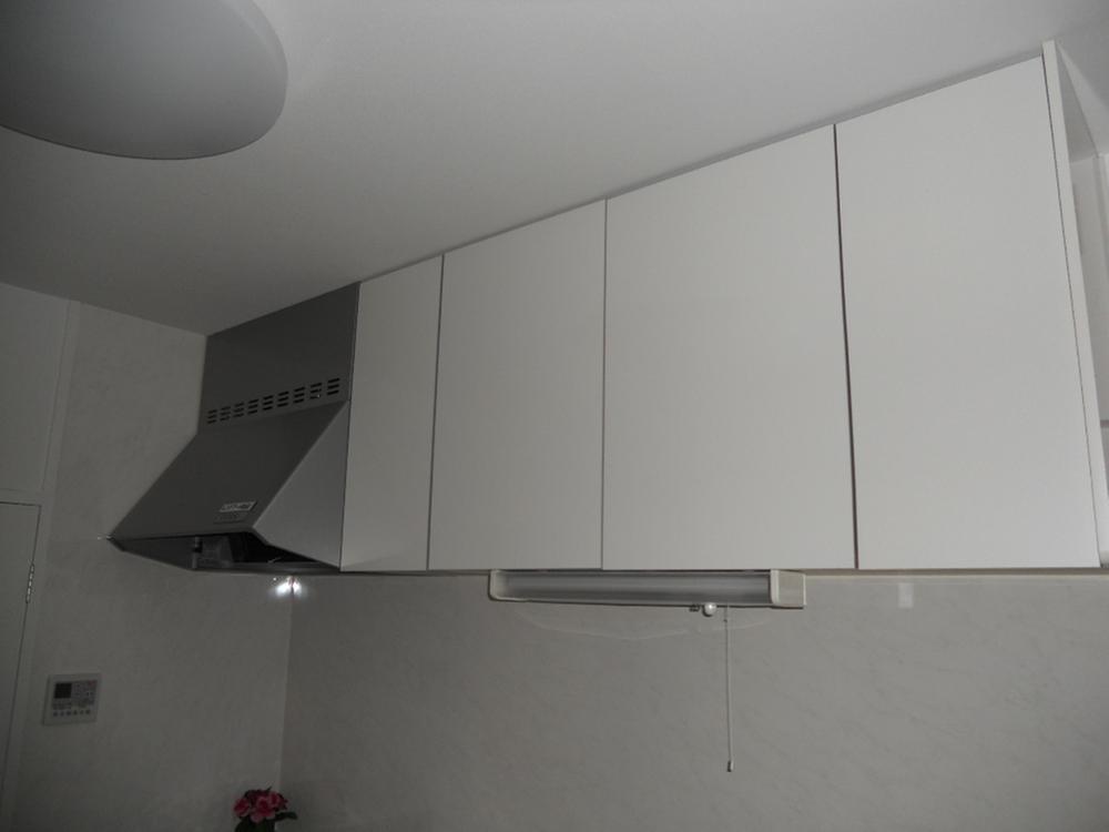 Kitchen. There is convenient storage also on the kitchen ☆