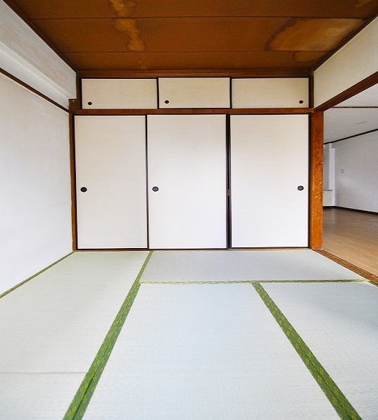 Other room space. Japanese-style calm