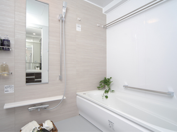 Bathing-wash room.  [bathroom] Bathroom to refresh the mind and body, Bright and clear some space. Also firmly aligned advanced features, It will produce a relaxing time of enhancement.