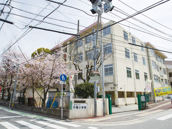 Surrounding environment. Hirao elementary school (about 600m / An 8-minute walk)