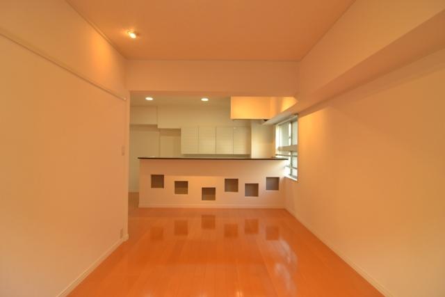 Living. It is significant renovation completed! ! You can immediately move life! ! Counter kitchen