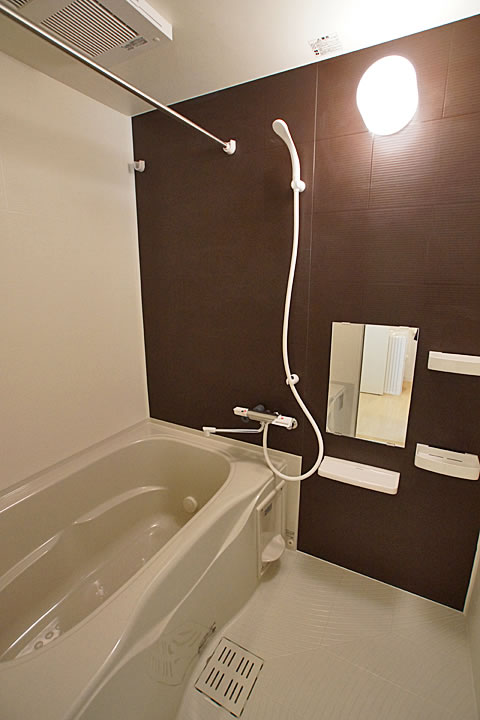 Bath. Bathroom (Reheating function, With bathroom dryer)