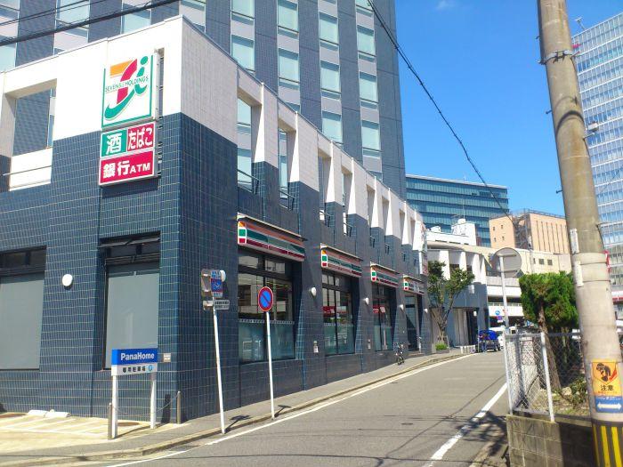 Convenience store. 80m to Seven-Eleven