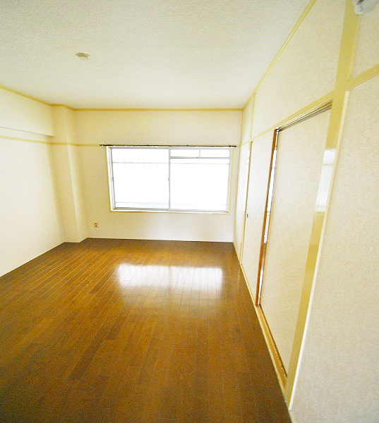 Other room space. All flooring