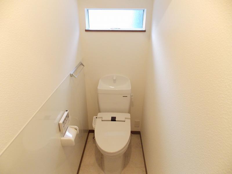 Model house photo. Bidet and toilet seats, Deodorization function is standard equipment