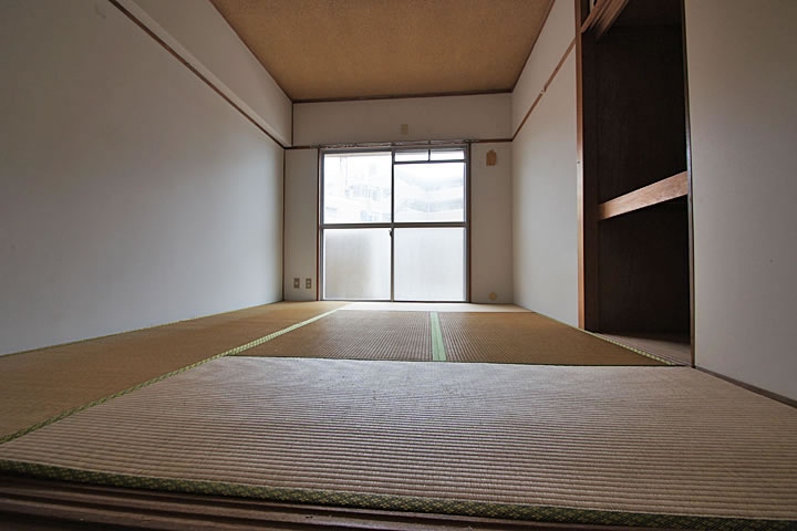 Living and room. Room (Japanese-style room 6 quires)